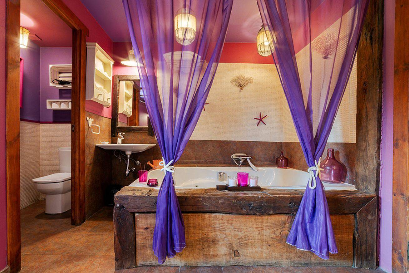 Apartamento entero, Apartamento 15. Suite con Terraza, Jacuzzi  y Chimenea in Potes, Cordillera Cantábrica