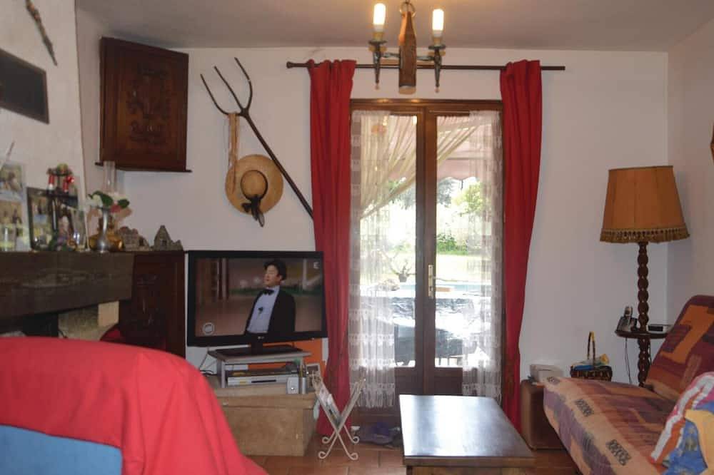 Preciosa casa de 2 dormitorios en. in Fontvieille, Region de Arles