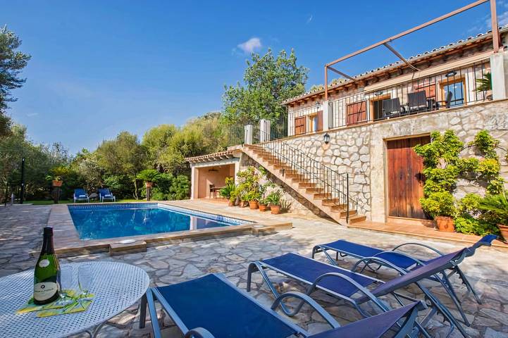 Finca Es Puchet | Pool & Panoramic Country Views in Búger, Interior de Mallorca