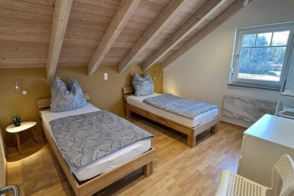 Brückelsee-Chalet – Modernes Ferienhaus am Brückelsee / Oberpfälzer Seenland in Wackersdorf, Naturpark Oberpfälzer Wald