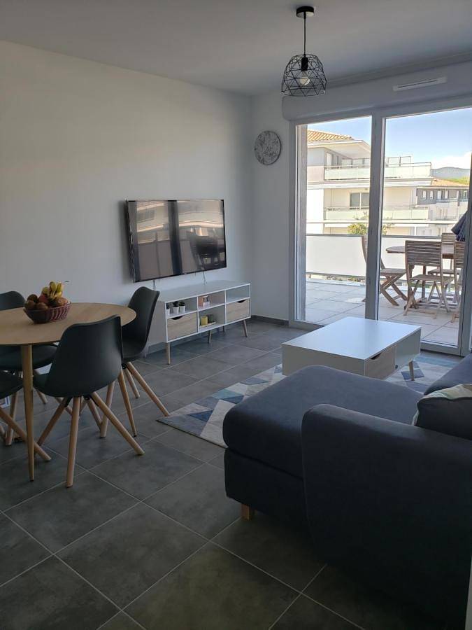 Appartement de vacances pour 4 personnes, avec piscine et jardin