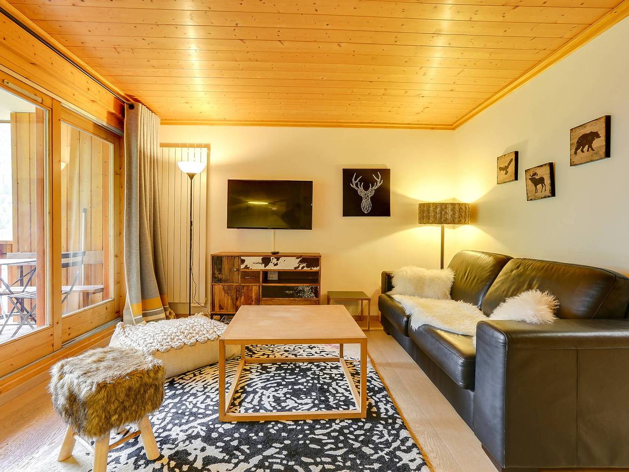 Entire apartment, Cozy Apartment Near Méribel Center, Perfect for Families – Sleeps 4/5, with Garage and Balcony in Les Allues, Les Trois Vallées