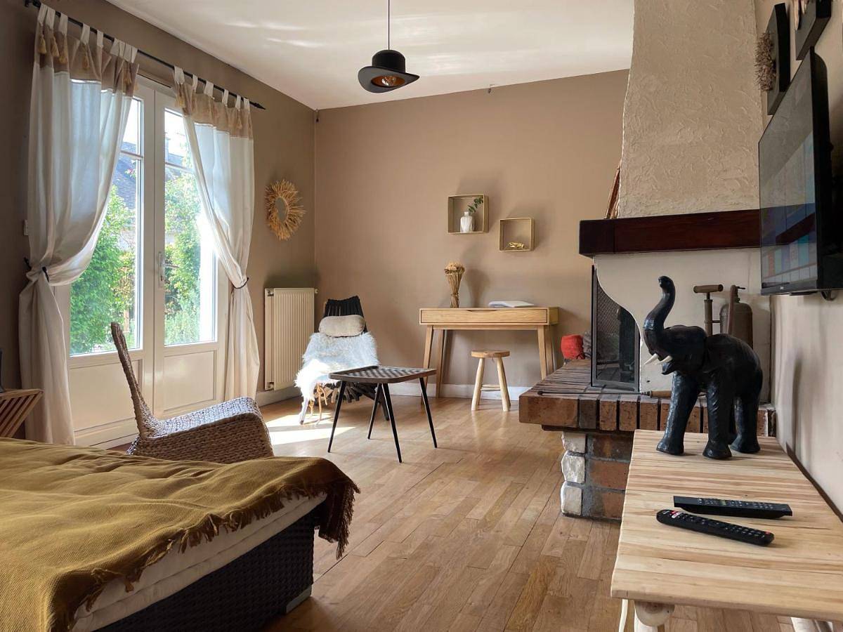 Two-Bedroom House in Saint-Hilaire-Saint-Mesmin, Vallée de la Loire