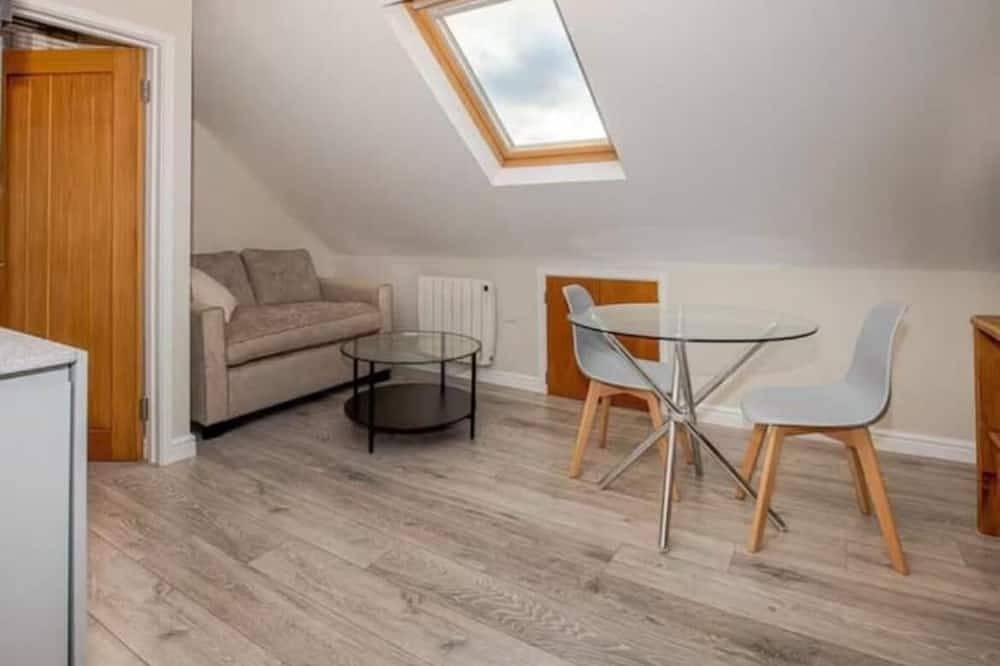 Entire apartment, 1 Bed Flat Close to the Station, River and Town & Free Parking in Reading, Berkshire