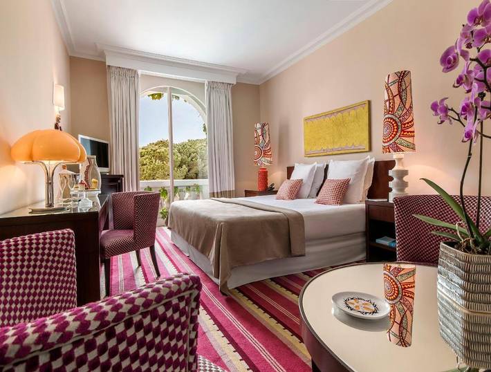 Hôtel pour 3 personnes, avec sauna ainsi que terrasse et piscine dans Office de Tourisme d'Antibes - 4