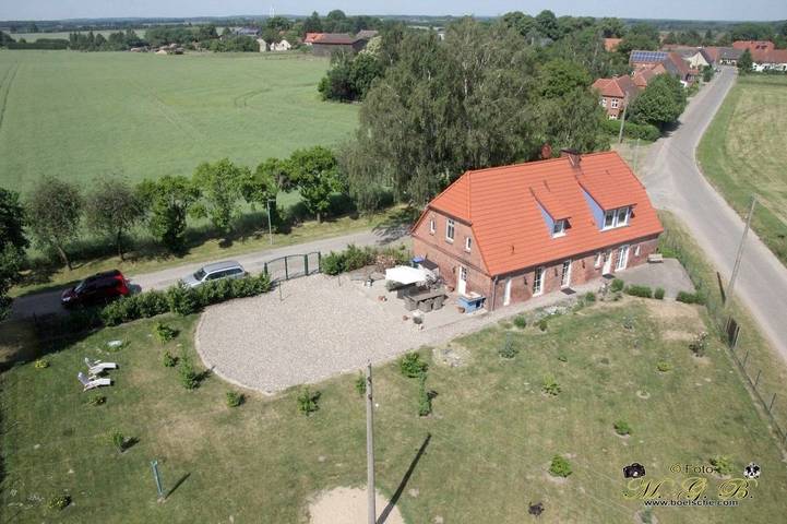 Ferienwohnung für 4 Personen, mit Balkon und Balkon/Terrasse sowie Terrasse und Garten in Mecklenburg-Schwerin - 2