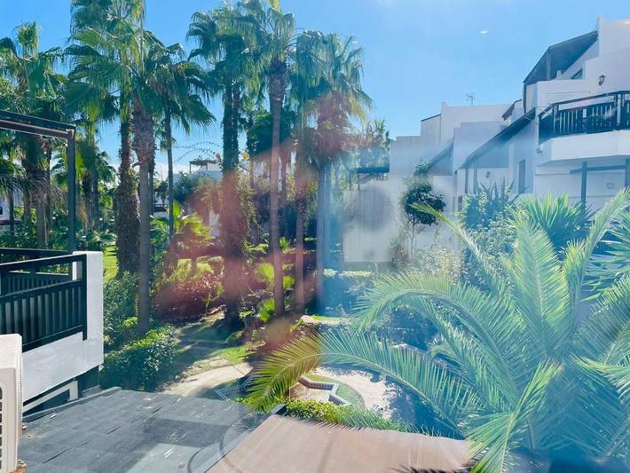 Appartement de vacances pour 5 personnes, avec vue ainsi que piscine et jardin