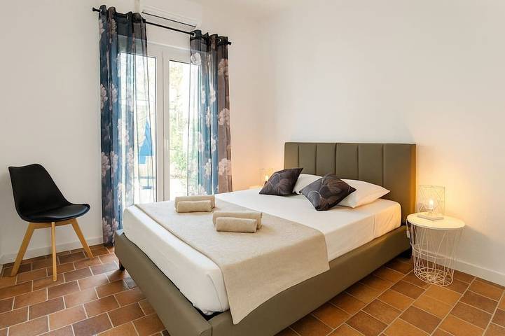 Location de vacances pour 6 personnes, avec jardin dans Plage de la Marana - 2