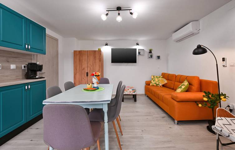 Geräumige 90 m² große Wohnung mit Pool, Terrasse und Grill in Kapela, Bjelovar-Bilogora