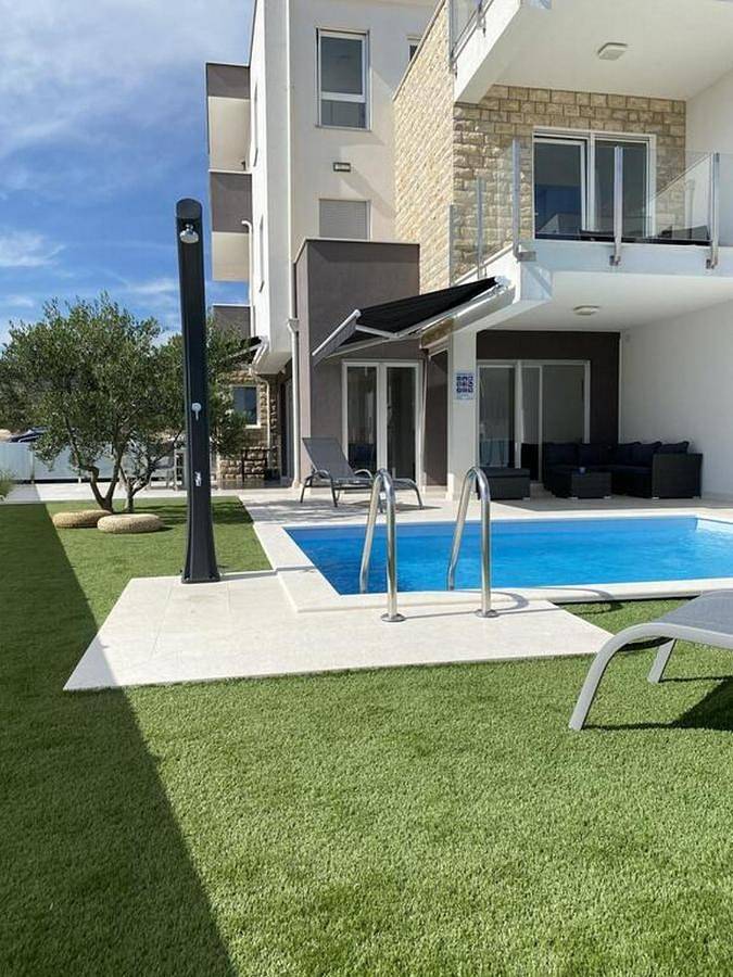 Villa pour 6 personnes, avec piscine et jardin à Tribunj - 3