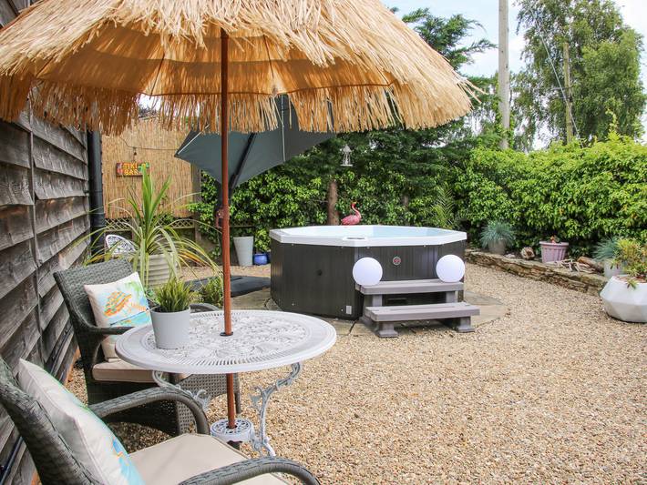 Apartamento de vacaciones para 2 personas, con jardín y jacuzzi - 1