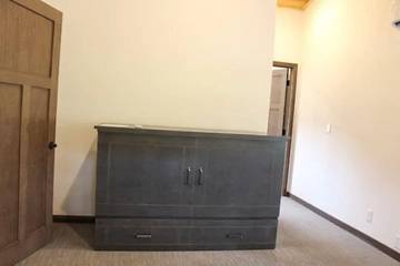 Log Cabin for 8 Guests in Mount Rushmore, Pennington County, Picture 4