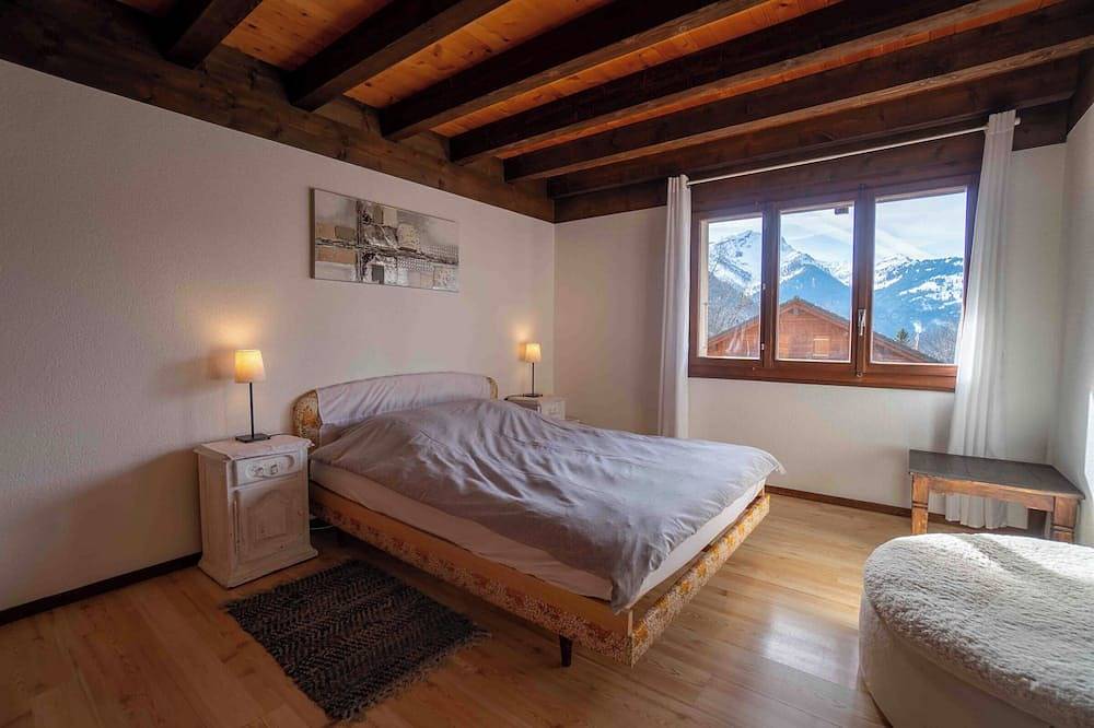 Das Chalet befindet sich ca. 150 m von der Talstation der Barboleuse-Gondel entfernt, die Sie direkt in Gryon, Alpes Vaudoises