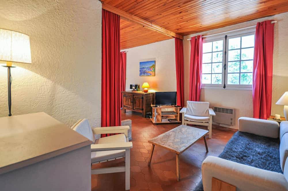 2 bedroom cozy home in La Bouverie in Roquebrune-sur-Argens, Draguignan region