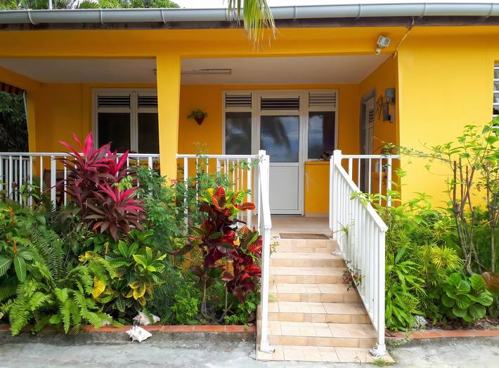 Charmantes Haus in Sainte-Anne mit großem umzäunten Garten in Sainte-Anne, Martinique