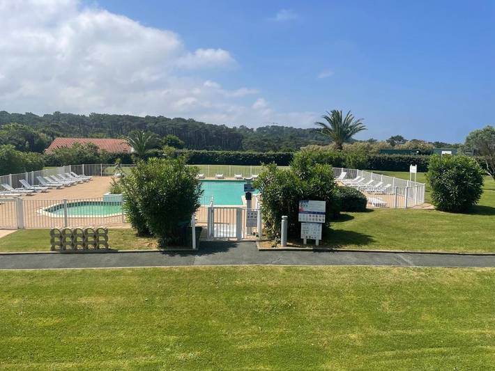 Gîte pour 4 personnes, avec piscine ainsi que jardin et vue dans Golf d'Ilbarritz - 4