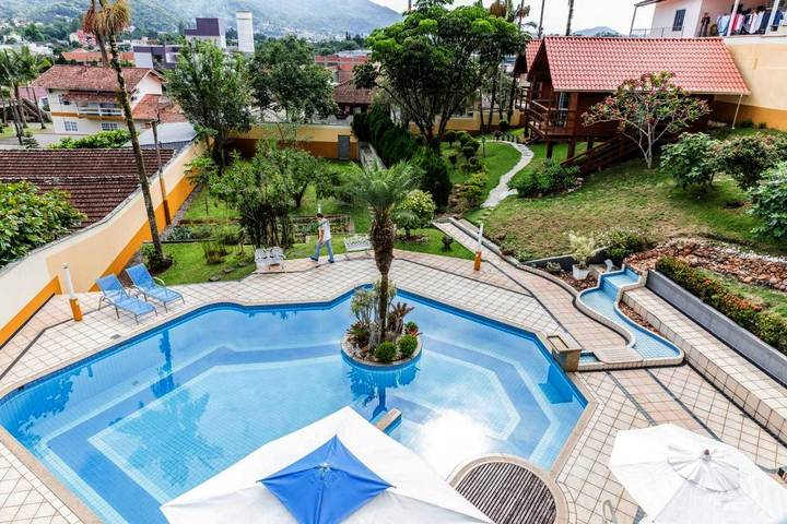 Casas e apartamentos de temporada para 3 pessoas, com jardim em Jaraguá do Sul