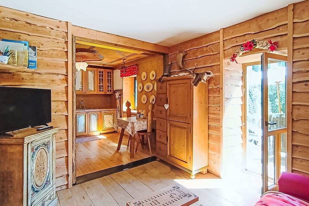 Schönes alleinstehendes Ferienhaus für 4 Personen mit Tv, Innenhof und Panoramablick in Massimeno, Adamello-Presanella-Alpen