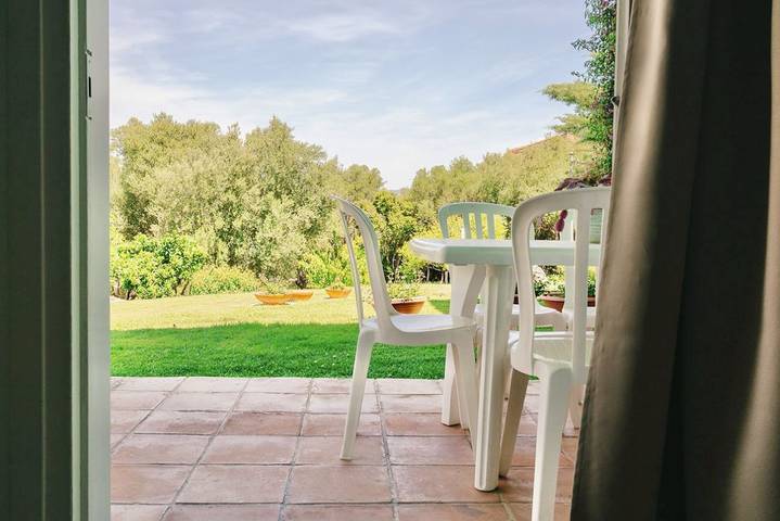 Gîte pour 4 personnes, avec Balcon/Terrasse ainsi que Jardin et Piscine à Porto Rotondo - 3