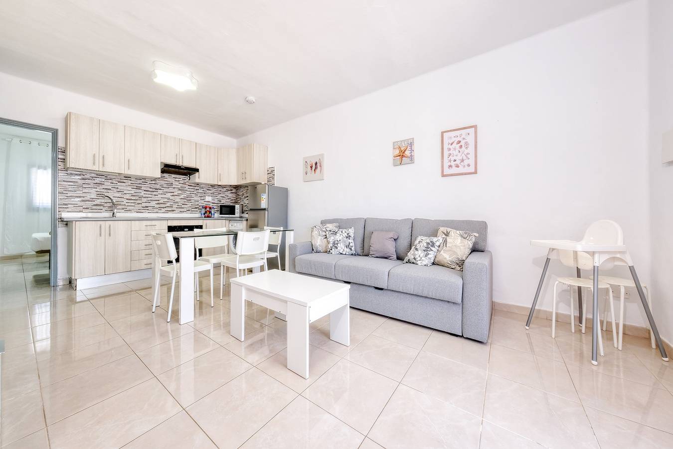 Happy Beach Home in Puerto del Carmen, Tías
