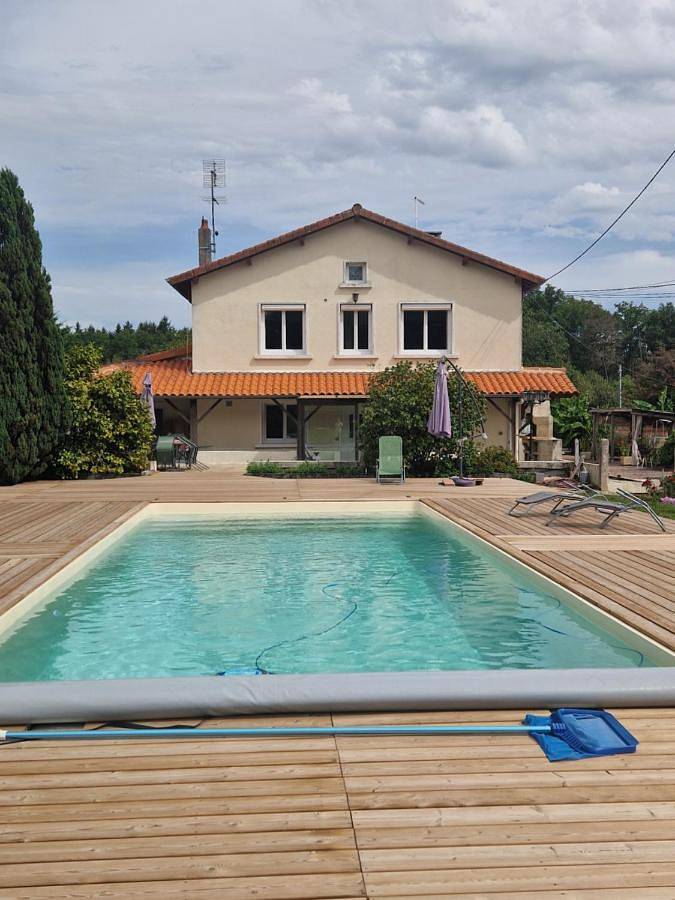 Two-Bedroom House in Marval, Parc naturel régional Périgord-Limousin