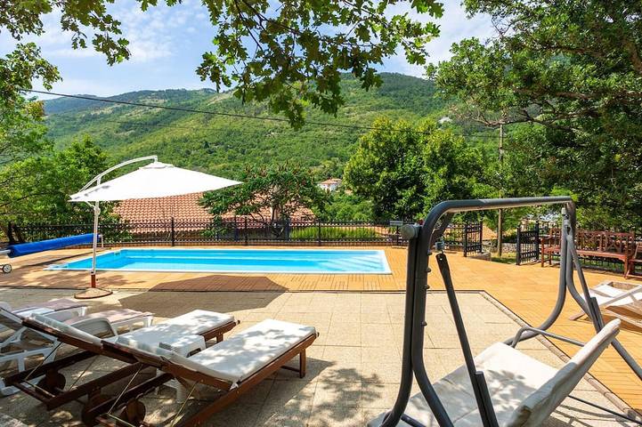 Ferienhaus für 10 Personen, mit Terrasse und Garten