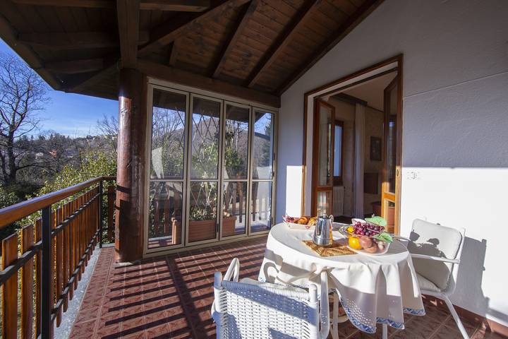 Villa per 6 persone, con balcone, adatto a famiglie con bambini sul Lago Maggiore