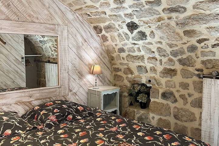 La chambre du poete in Vernon, Parc naturel régional des Monts d'Ardèche