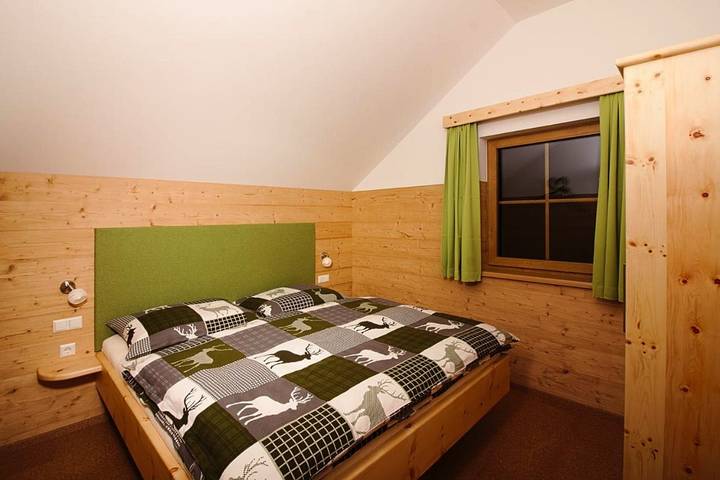 Ferienhaus für 13 Personen, mit Balkon und Terrasse sowie Garten und Ausblick in Weißpriach
