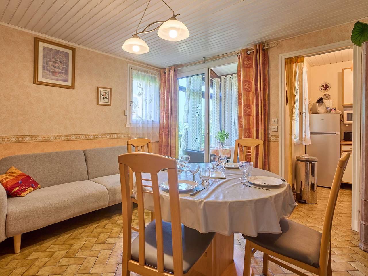 Ganze Wohnung, Helles T2 bis mit Veranda und Wifi, 4 Pers. in Cazaubon, Gers