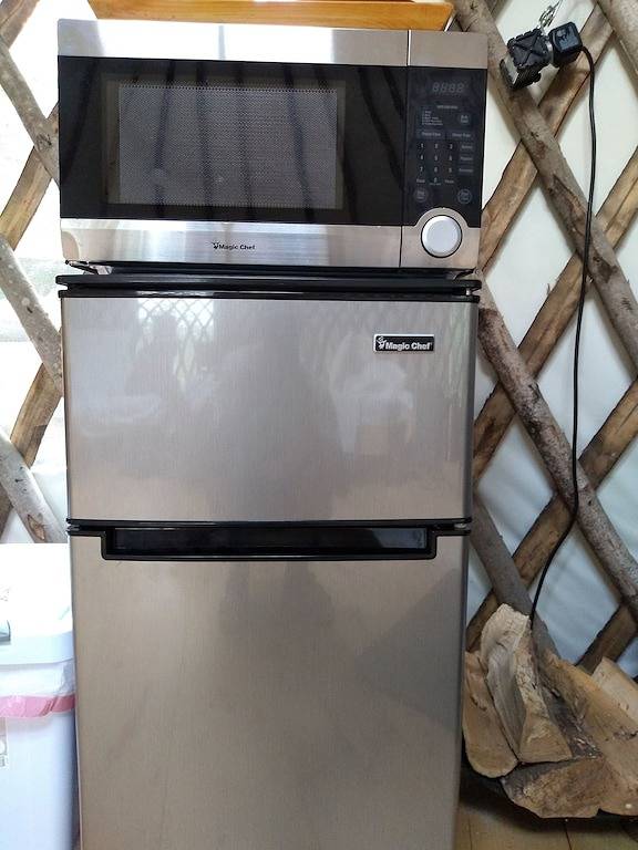 Glamping for 5 people in Maine