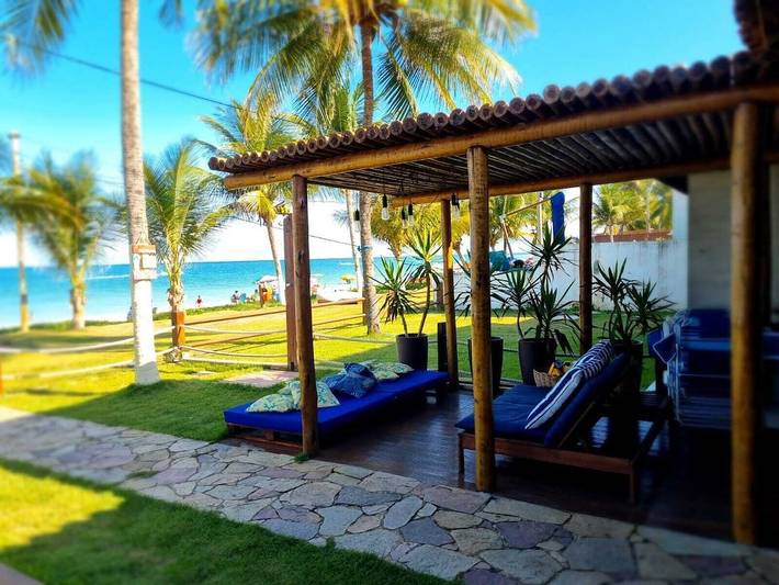 Beach rental for 11 people, with balcony and yard, with pets in Brazil