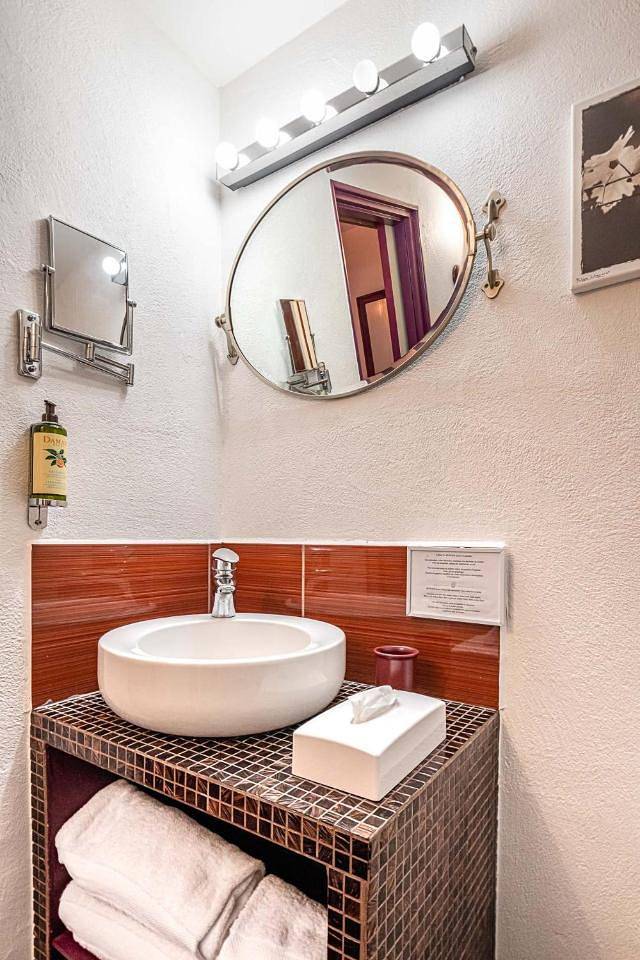 Hôtel pour 2 personnes, avec terrasse et piscine, animaux acceptés à Le Barp - 4