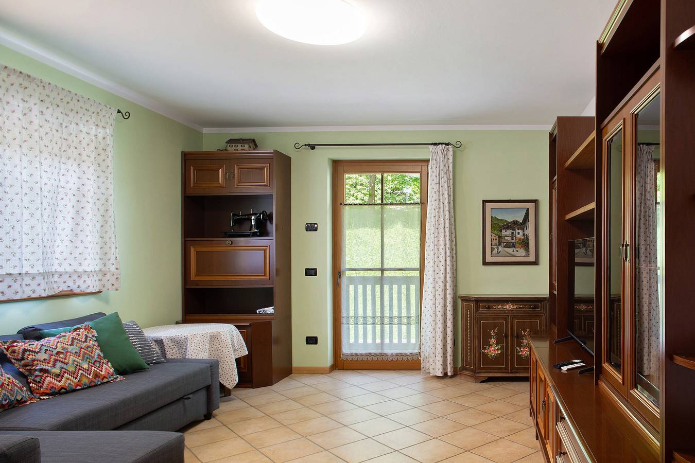 Appartamento intero, Villa 'Enrica' con vista sulle montagne, terrazza privata e Wi-Fi in Transacqua, Primiero San Martino di Castrozza