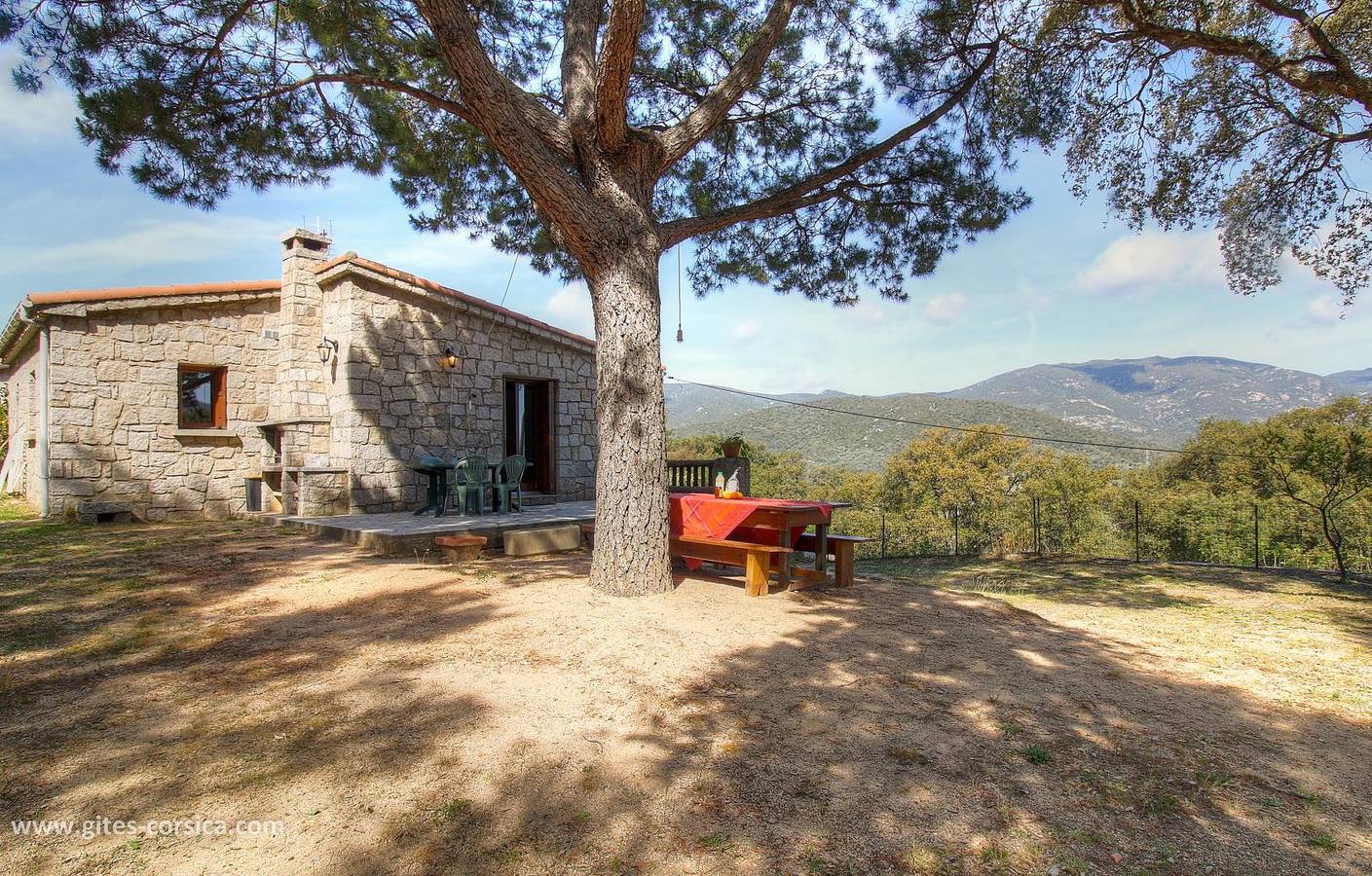 Casa rural a orillas del río con aparcamiento y terraza in Sollacaro, Distrito de Sartène
