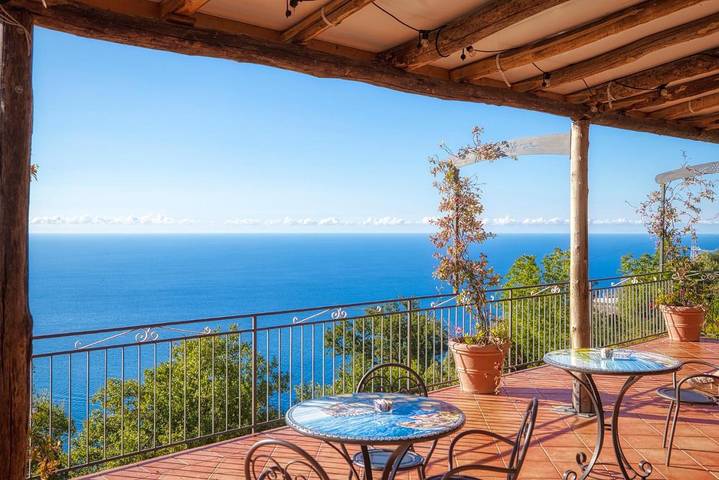 Maison d’hôte pour 2 personnes, avec vue ainsi que terrasse et jardin à Furore - 4