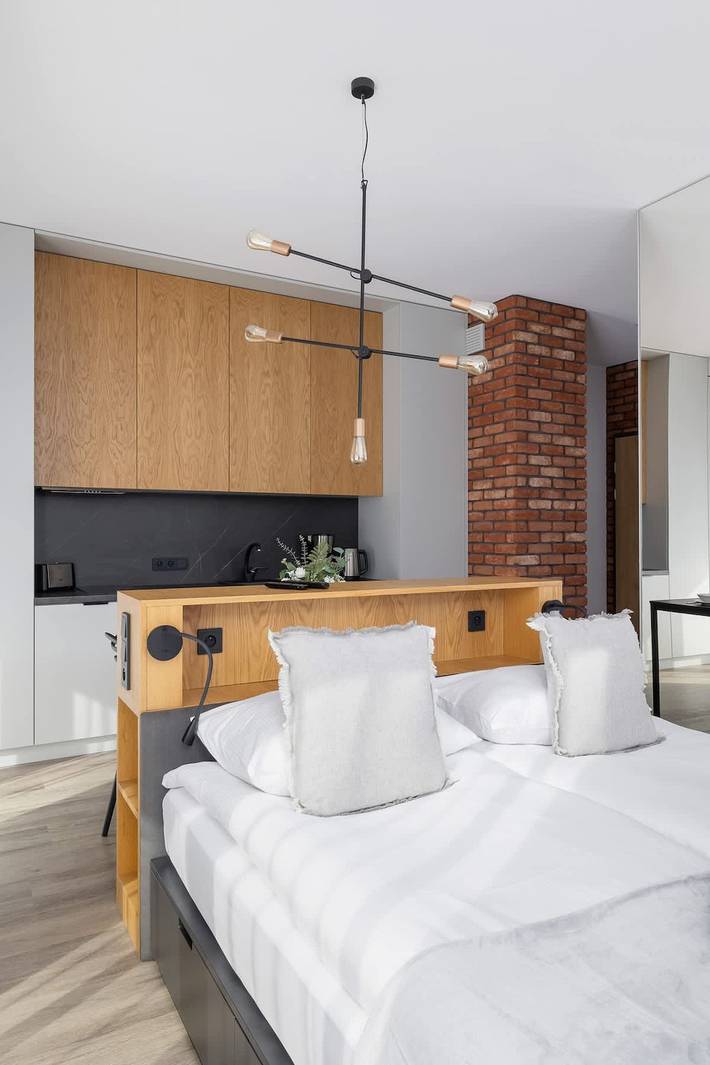 Ganze Ferienwohnung, Stylish Studio with a Balcony | A Place to Work in Krakau, Kleinpolen