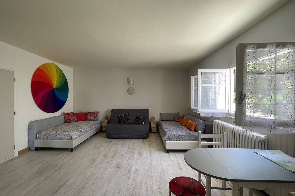 Entire apartment, Studio in residential area with garden in Vernet-les-Bains, Parc naturel régional des Pyrénées catalanes