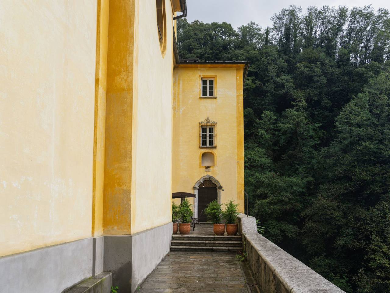 "Palazzo Branca" mit Blick auf den See. in Porta (Brissago), Brissago