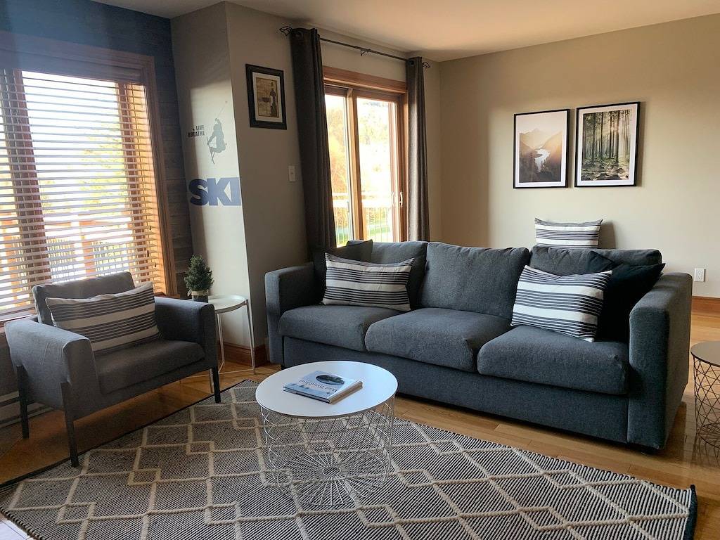 Le Maitre - House on the 15th Green with Breathtaking Views in Mont-Tremblant