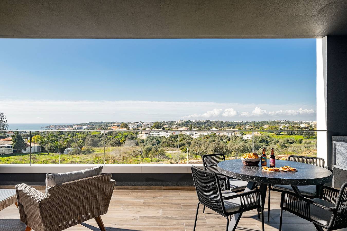 Appartamento intero, Appartamento di lusso con 2 camere, vista mare e piscina in Praia da Rocha, Portimao