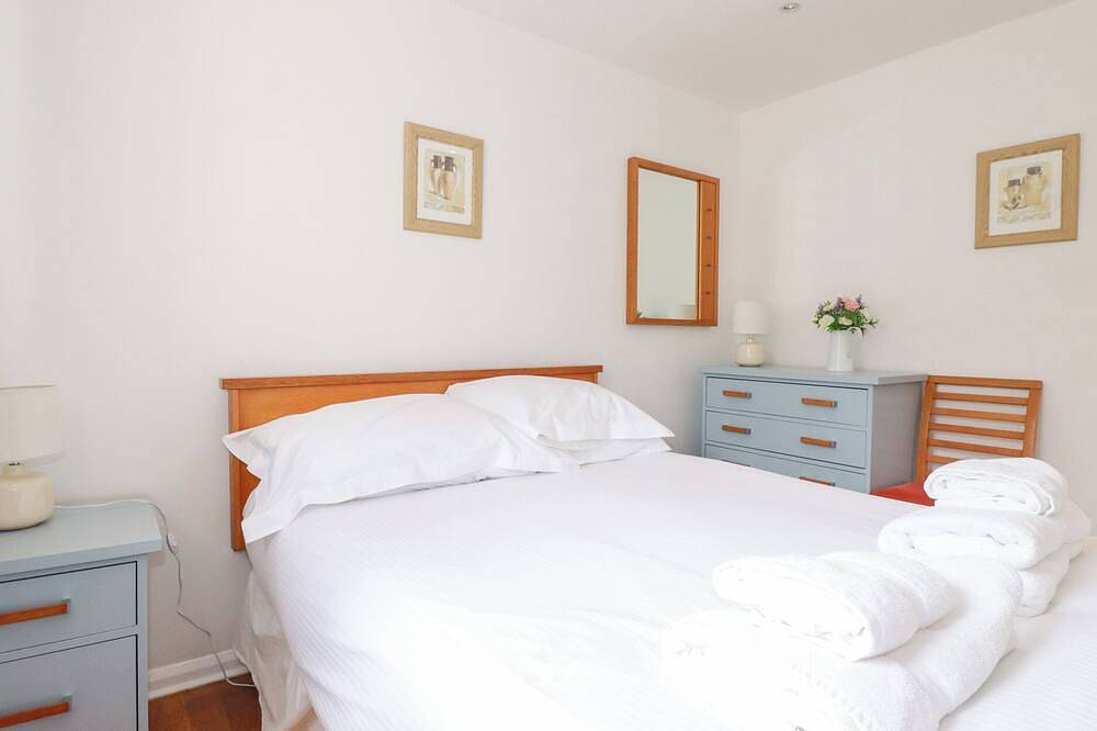 The Beach House, family friendly, country holiday cottage in Porth in Porth, Newquay