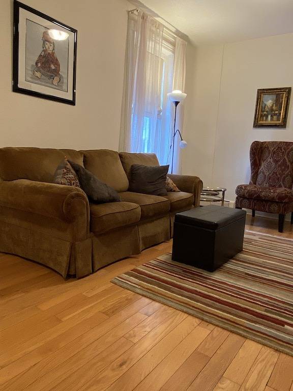 Ganze Wohnung, Charming 2nd Floor Haven in Union County