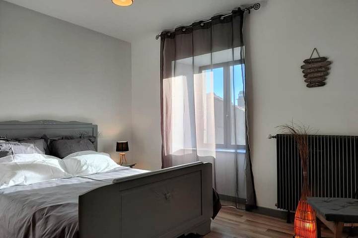 Gîte pour 7 personnes, avec jardin à Chalmazel - 2