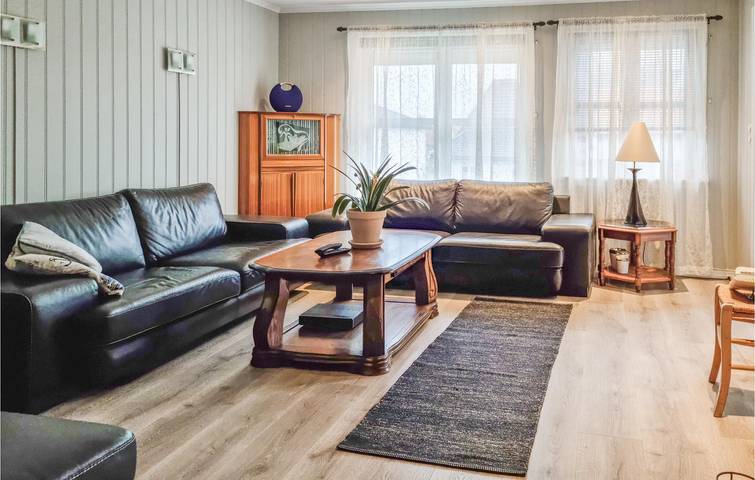 Ferienhaus für 6 Personen mit Terrasse in Lillesand