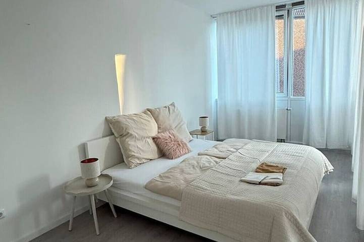 Ganze Wohnung, Loftartiges Apartment 150 qm nahe Veltins Arena in Gelsenkirchen, Ruhrgebiet