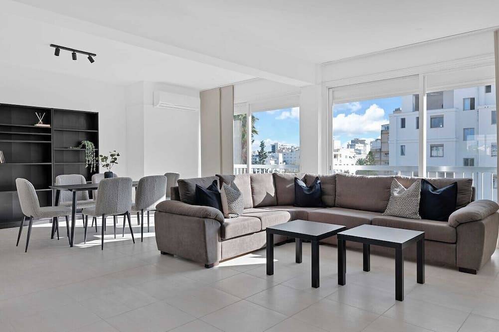 Ganze Wohnung, Phaedrus Living: Romanou Modern City Center Flat in Nikosia, Südzypern