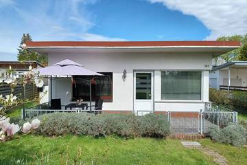 Ferienhaus für 2 Personen, mit Terrasse und Garten in Stahlbrode