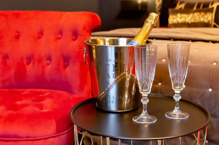 Gîte pour 2 personnes, avec sauna ainsi que jacuzzi et balcon à Congénies - 3