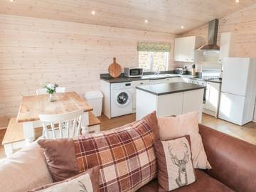 Log Cabin for 6 People in Ashover, Derbyshire, Photo 2